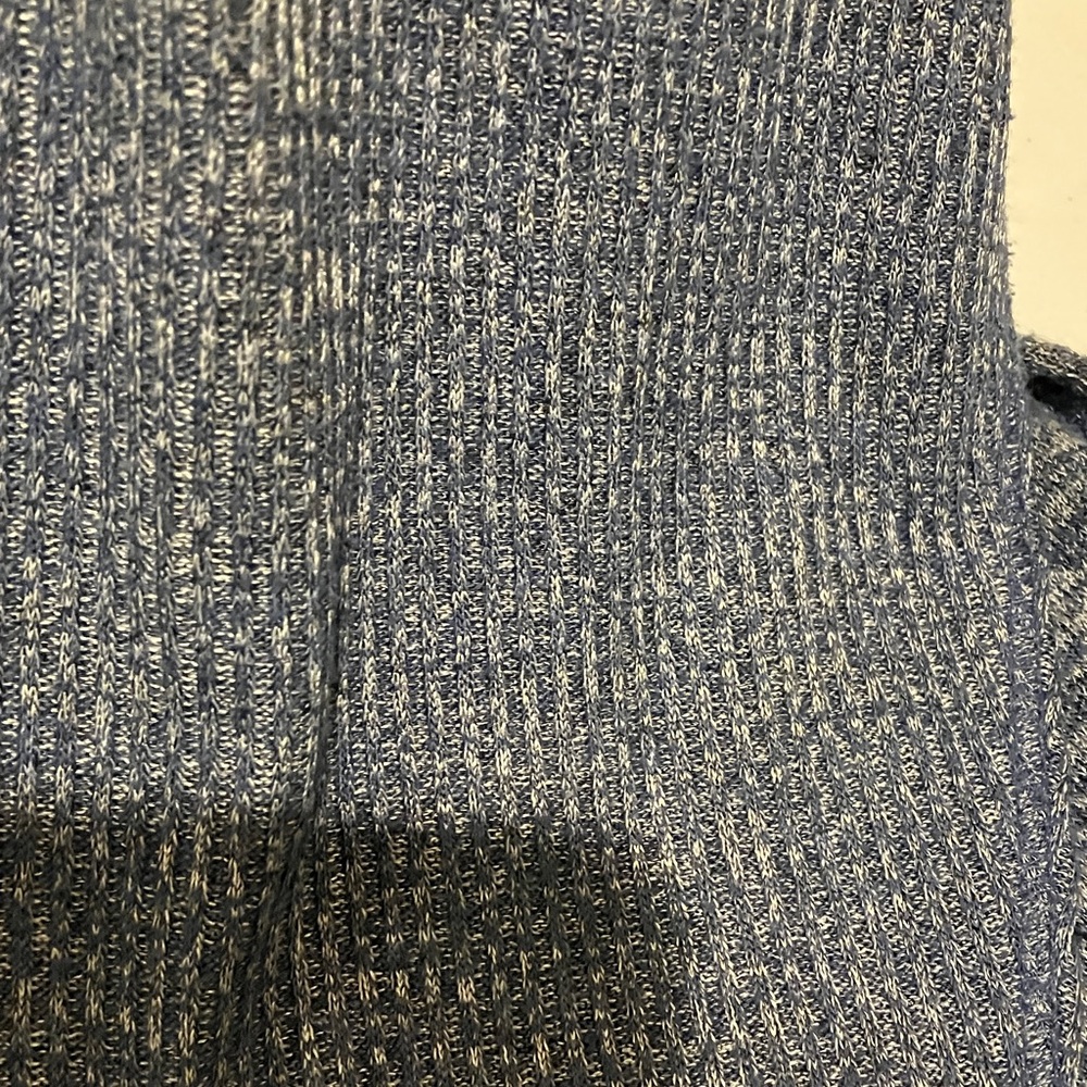 EUC a.n.a Heathered Blue Knit Top 1/2 Sleeve Ribbed Fabric Ribbed Back Insert - Picture 4 of 6